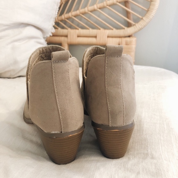 Yoki Ankle Booties - Picture 4 of 5